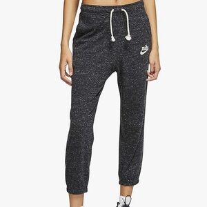 Nike Women's Capri sz Large